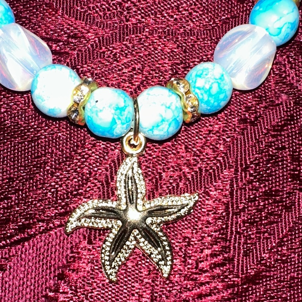 Gold-Tone Starfish Pendant Charm Bracelet with Sky Blue/Clear Glass Beads - Picture 3 of 4
